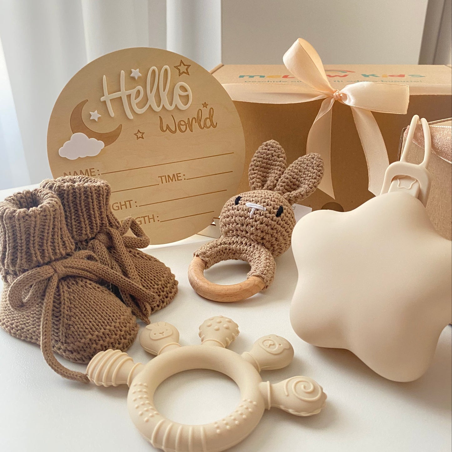 Set cadou “Hello World” pentru nou-născut - Baby Shower Gift 5 piese